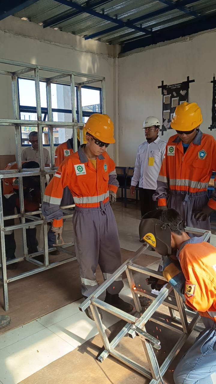 Ruang Praktek Teknik Pengelasan